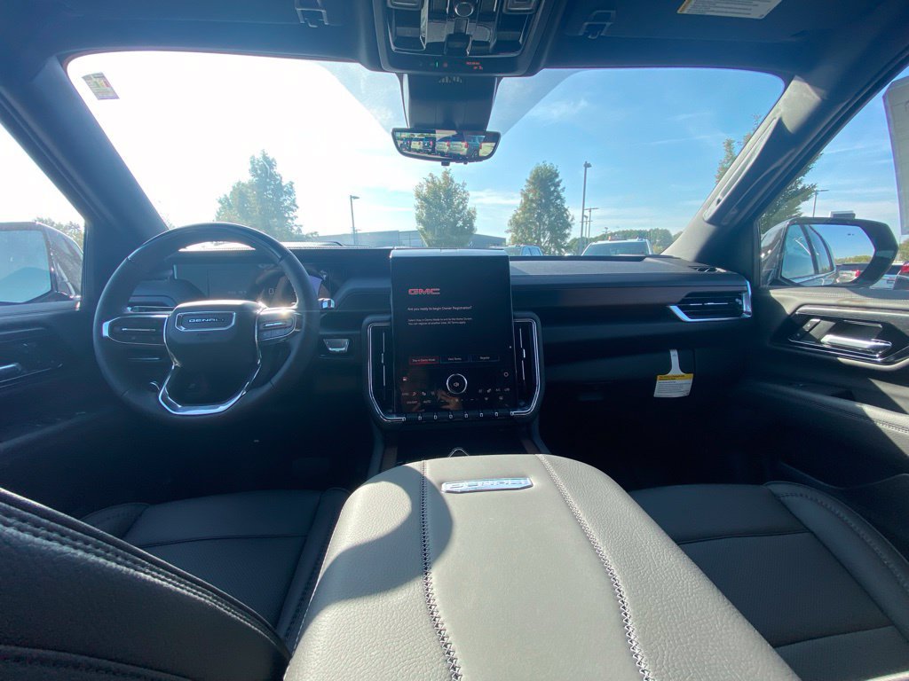 New 2026 GMC Yukon Denali w/ Advanced Technology Package AWD/4WD image 33