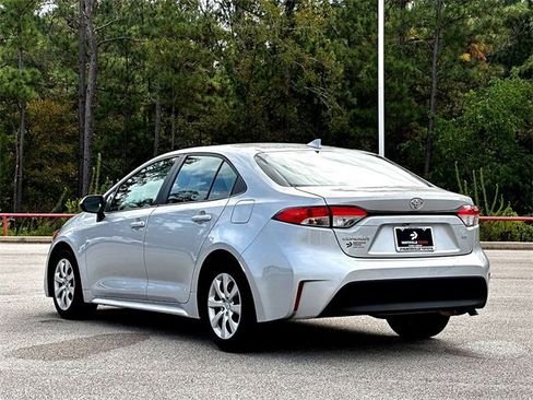 Used 2024 Toyota Corolla LE image 6