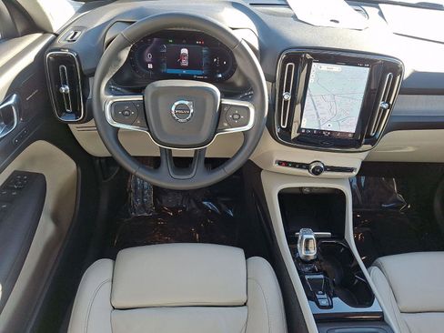 Certified 2024 Volvo XC40 B5 Plus w/ Protection Package Premier image 12