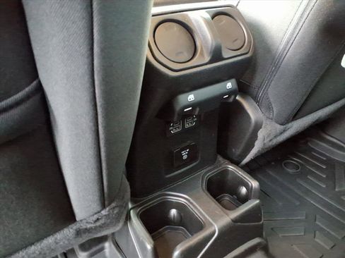 Used 2022 Jeep Gladiator Sport AWD/4WD image 15