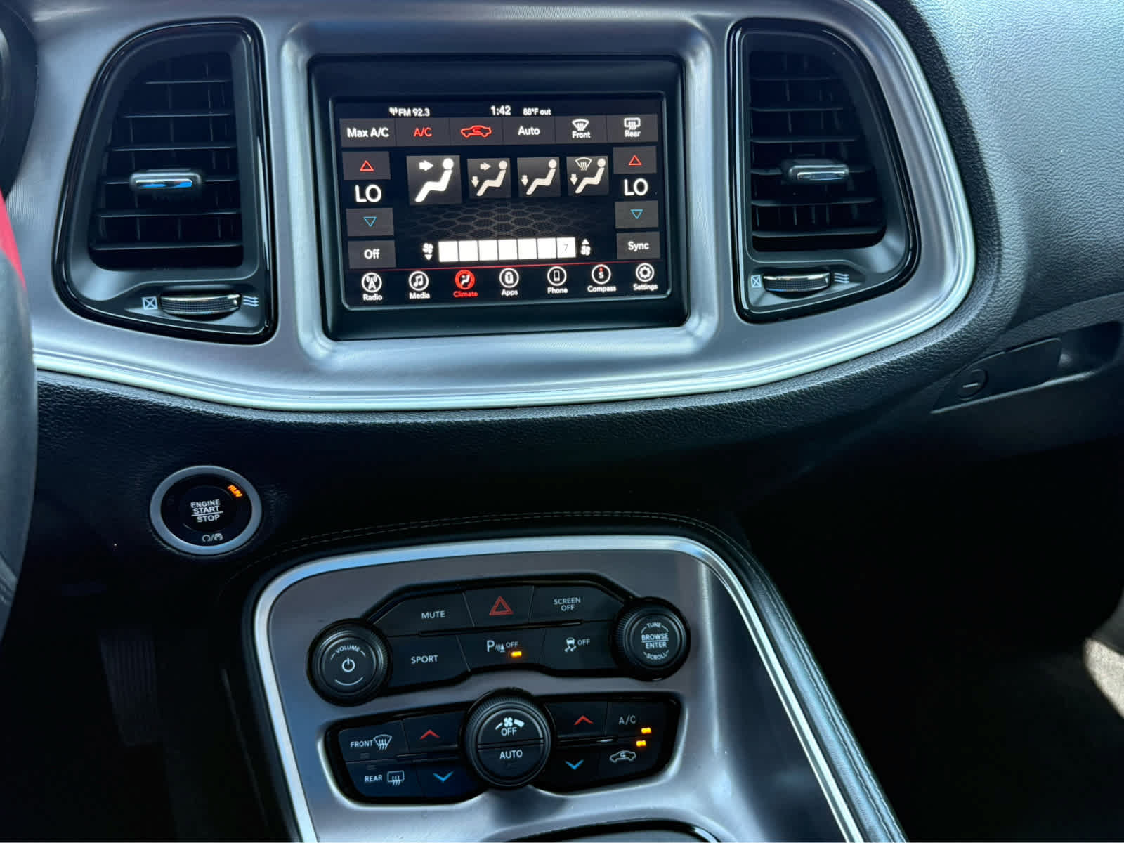 Used 2022 Dodge Challenger SXT RWD image 23