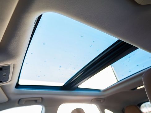 Used 2021 Lexus RX 450h AWD w/ Luxury Package image 17