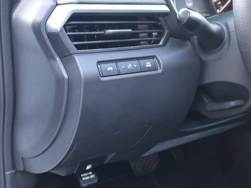 Used 2025 Nissan Altima 2.5 SV FWD image 21