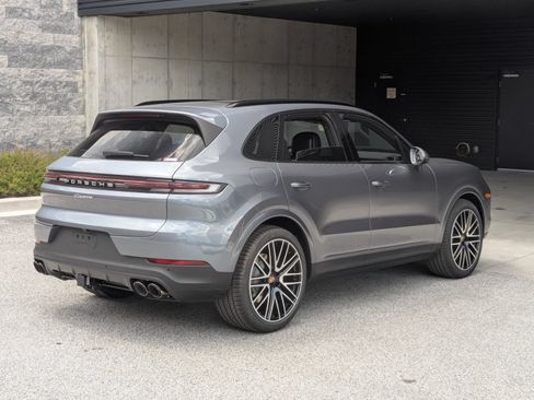 New 2026 Porsche Cayenne AWD/4WD image 9
