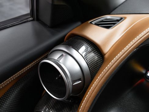 Used 2021 Ferrari 812 GTS image 58