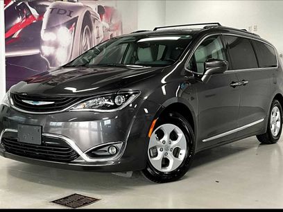 Used 2018 Chrysler Pacifica Touring-L