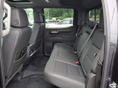 Used 2026 GMC Sierra 1500 SLT w/ SLT Premium Plus Package AWD/4WD image 8