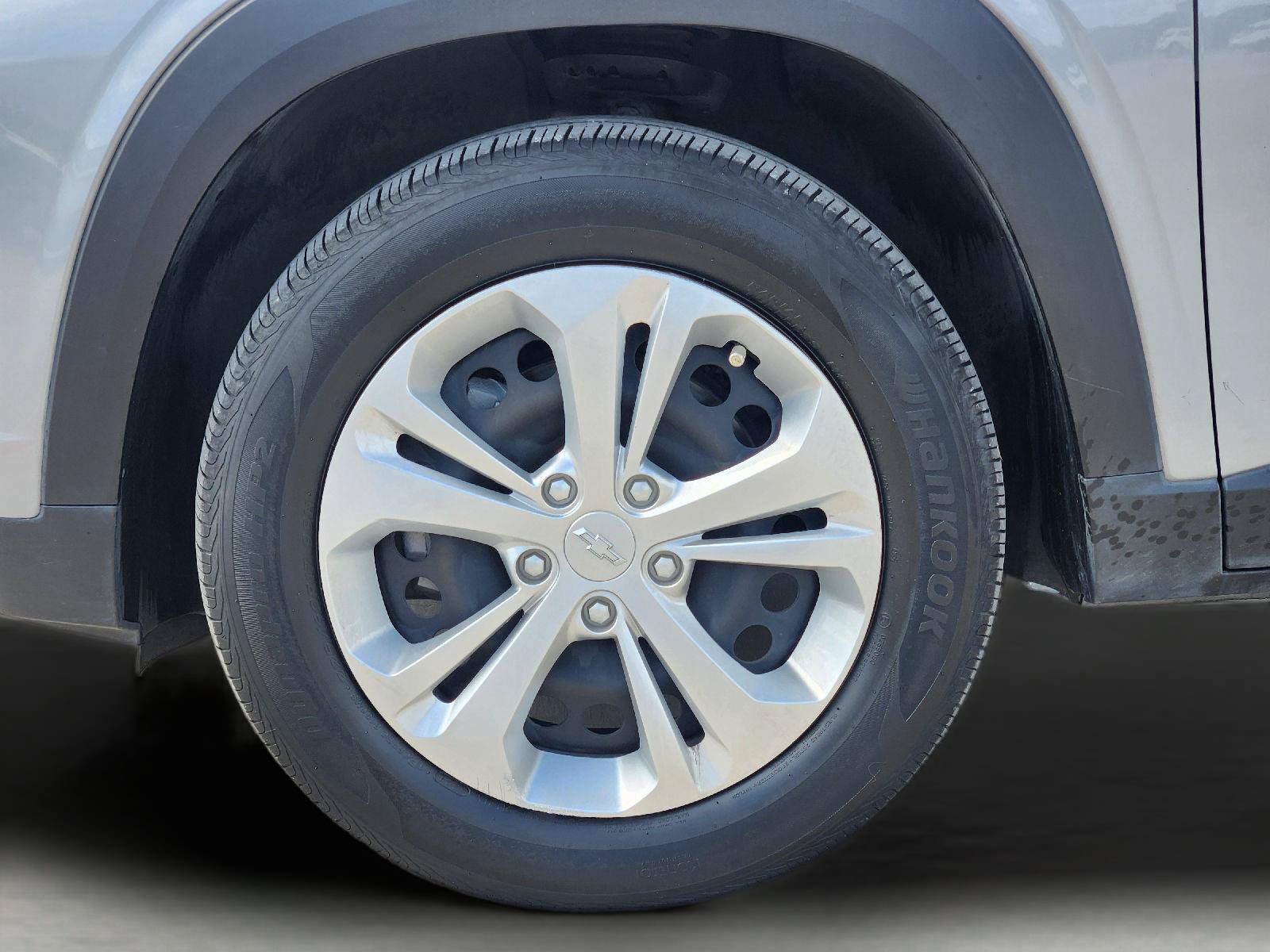 Used 2025 Chevrolet Trax LS FWD image 10