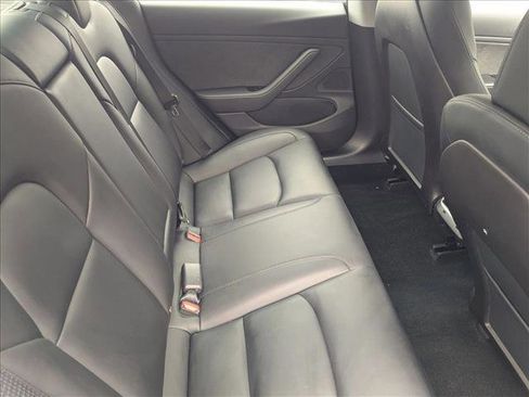 Used 2019 Tesla Model 3 Mid Range image 18