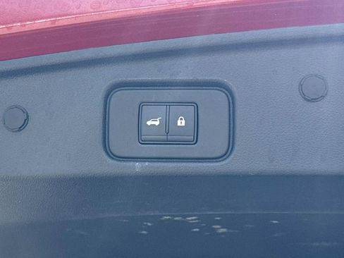 Used 2024 Nissan Pathfinder SL FWD image 13