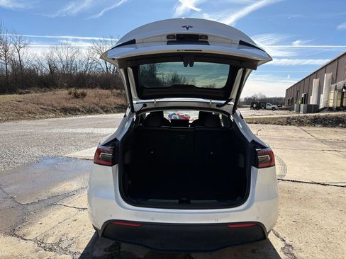 Used 2021 Tesla Model Y 2WD image 14
