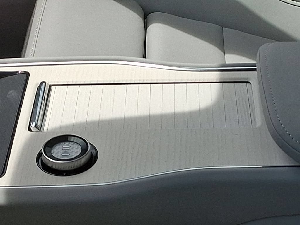 New 2026 Volvo EX90 Plus AWD/4WD image 10