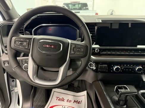 New 2026 GMC Sierra 1500 SLT w/ SLT Premium Plus Package AWD/4WD image 16
