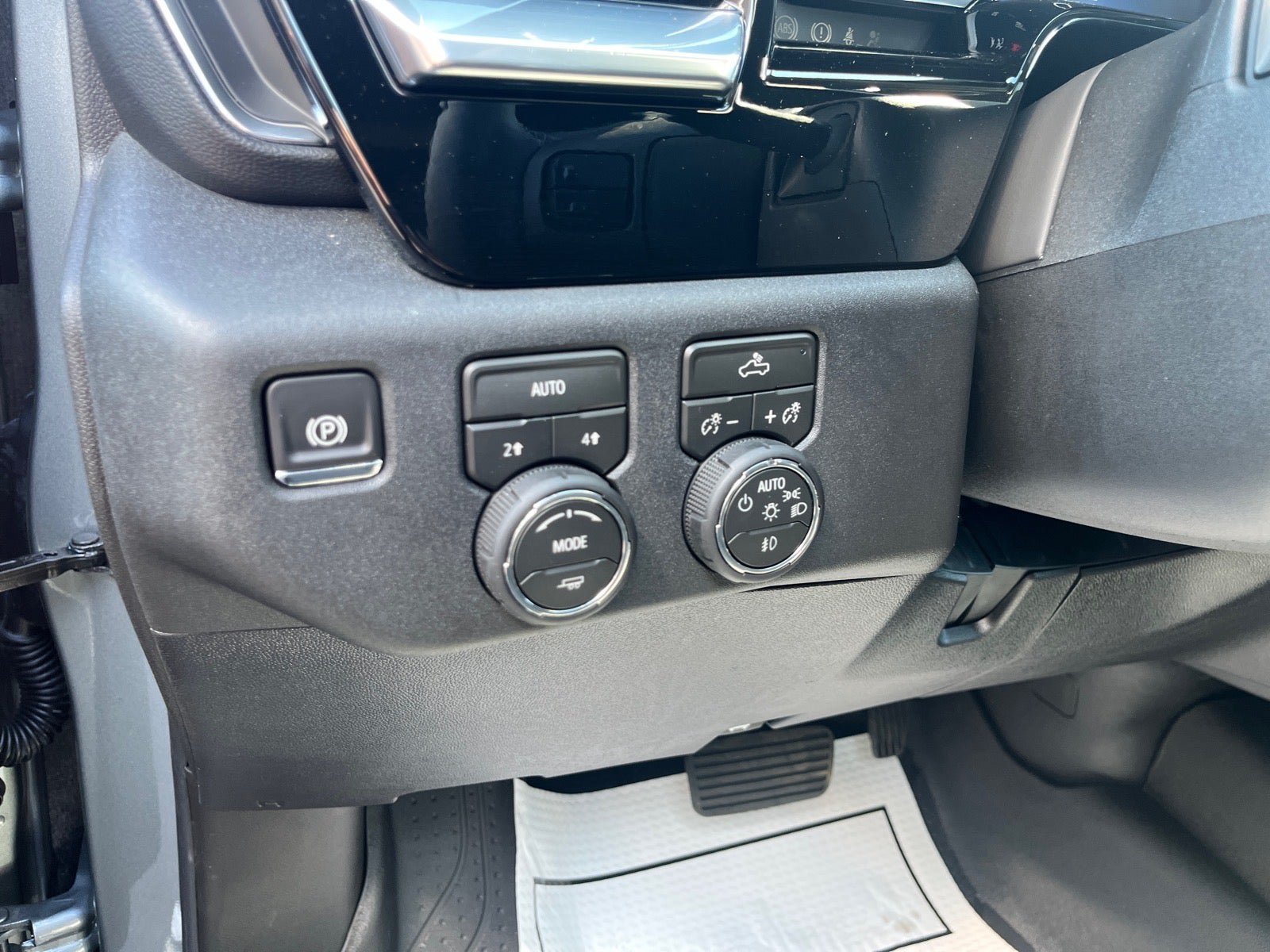 New 2026 Chevrolet Silverado 1500 RST w/ RST Select Package AWD/4WD image 21