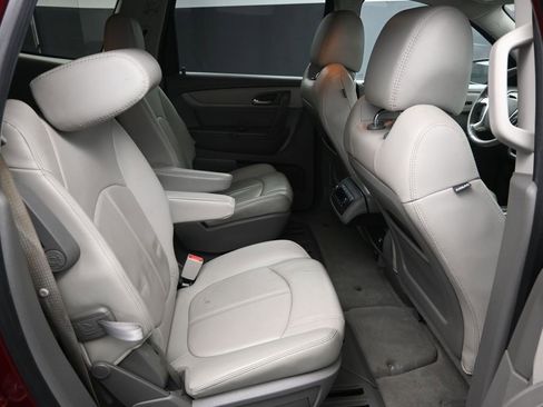 Used 2016 Chevrolet Traverse LT image 38