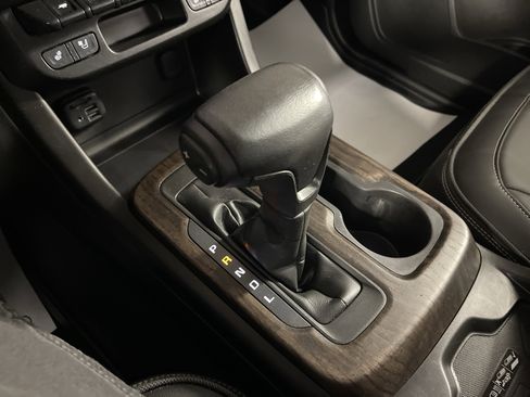 Used 2021 GMC Canyon Denali image 26