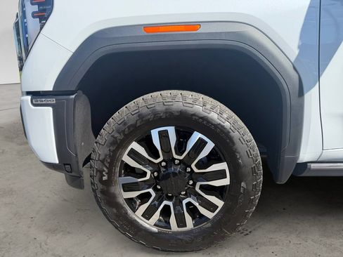 Used 2026 GMC Sierra 3500 Denali Ultimate AWD/4WD image 9