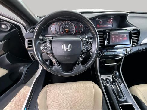 Used 2016 Honda Accord Touring image 6