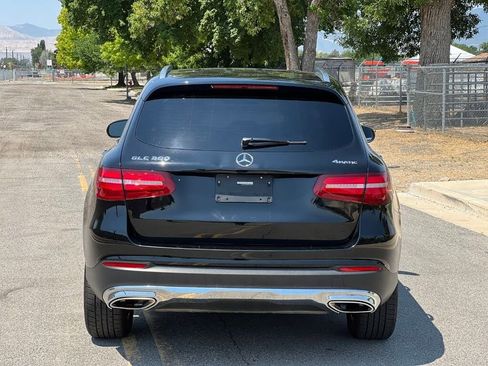 Used 2017 Mercedes-Benz GLC 300 4MATIC image 4