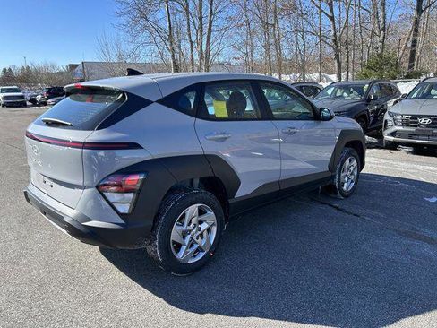 New 2026 Hyundai Kona SE image 3