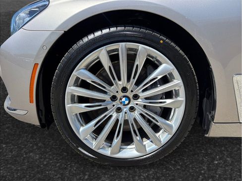 Used 2016 BMW 750i RWD image 12