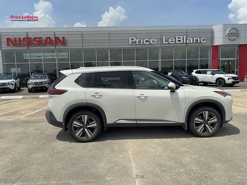 Used 2023 Nissan Rogue SL w/ SL Premium Package FWD image 5