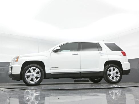 Used 2017 GMC Terrain SLE image 36