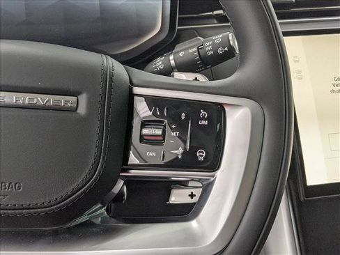 New 2025 Land Rover Range Rover Long Wheelbase SE image 14