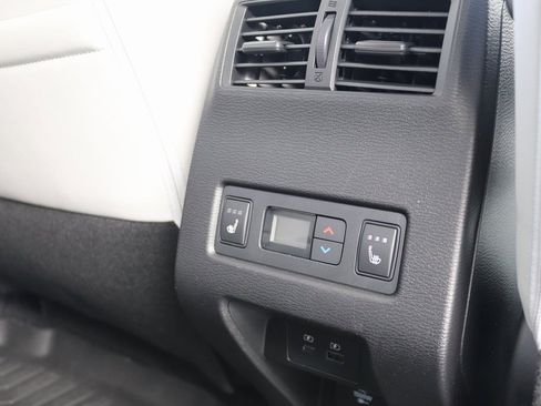 Used 2023 Mitsubishi Outlander SEL image 12