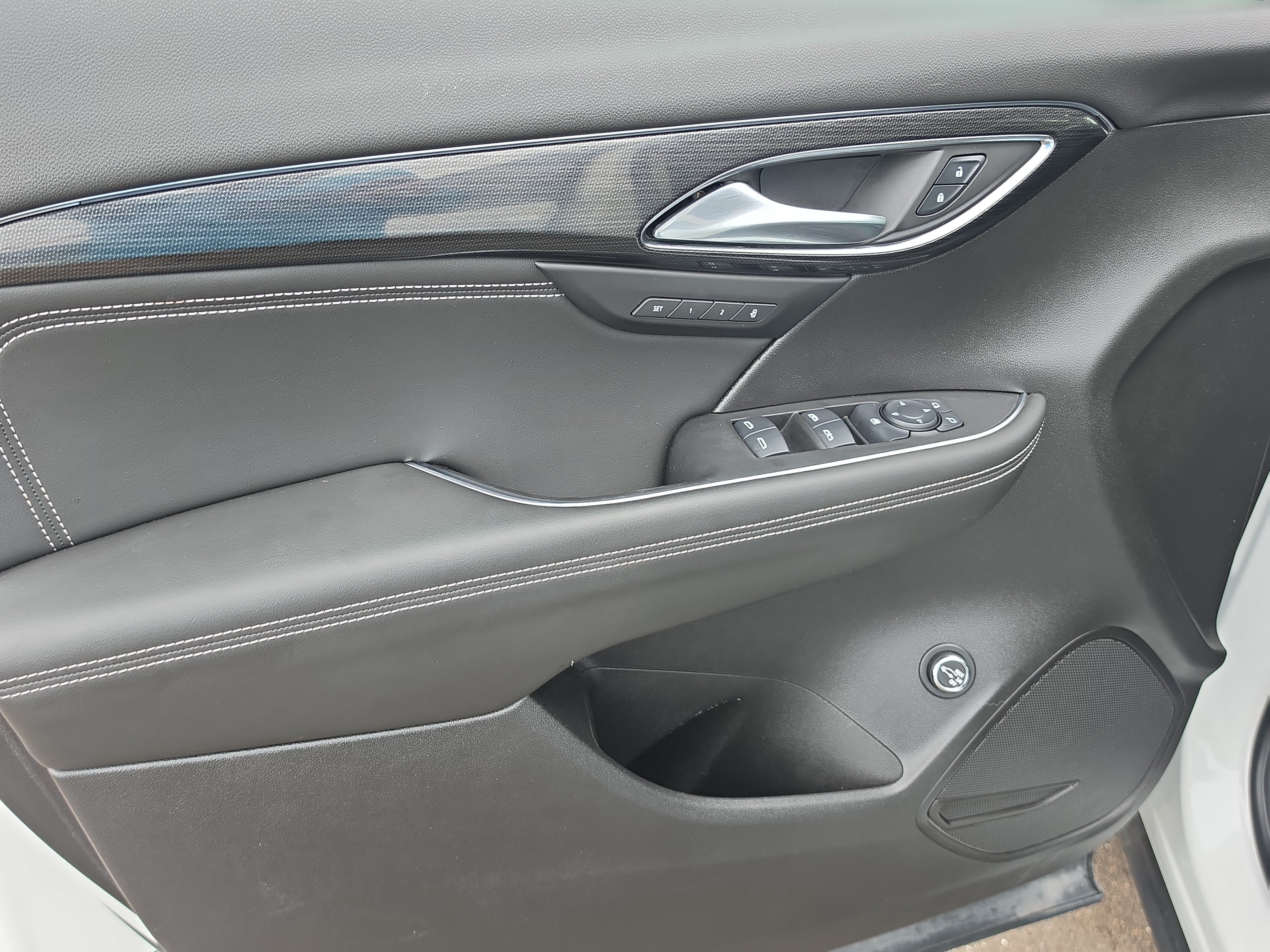Used 2023 Buick Envision Essence w/ Sport Touring Package FWD image 18