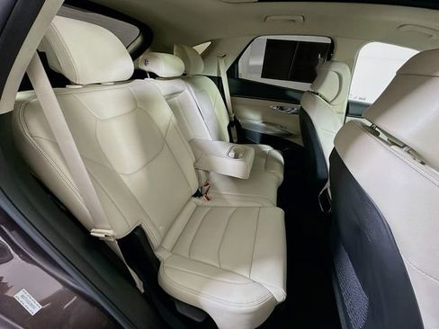 Used 2023 Genesis GV70 2.5T w/ Select Package image 28