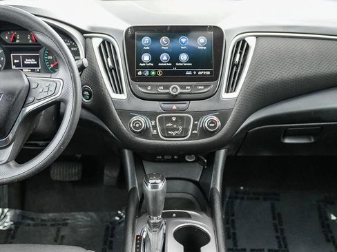 Used 2019 Chevrolet Malibu LS image 15