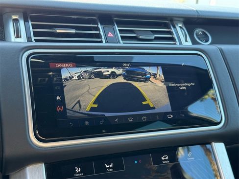 Used 2018 Land Rover Range Rover HSE image 29