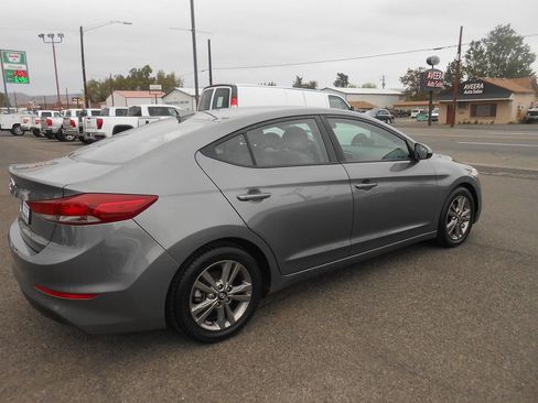 Used 2018 Hyundai Elantra SEL FWD image 9