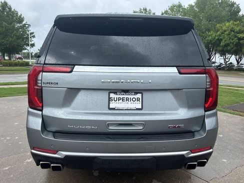 Used 2025 GMC Yukon XL Denali AWD/4WD image 5