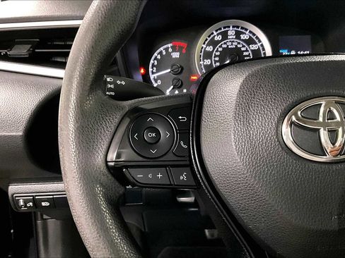 Used 2021 Toyota Corolla LE image 22