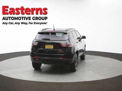 Used 2025 Jeep Compass Trailhawk AWD/4WD image 40