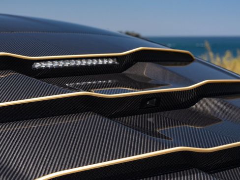 Used 2024 Aston Martin Valour image 35