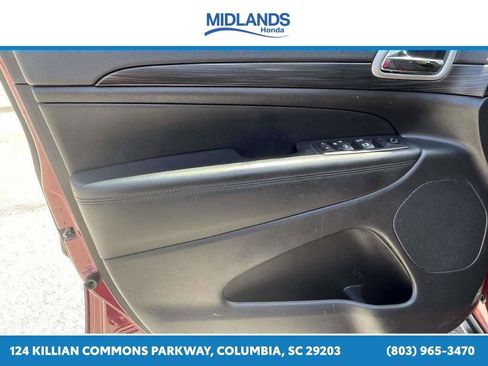 Used 2021 Jeep Grand Cherokee Laredo AWD/4WD image 23