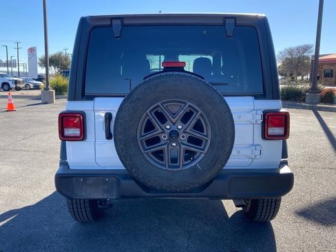 Used 2024 Jeep Wrangler Sport S image 6