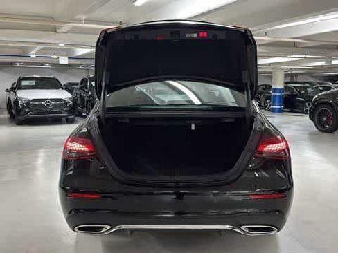 Used 2023 Mercedes-Benz E 350 4MATIC Sedan image 7