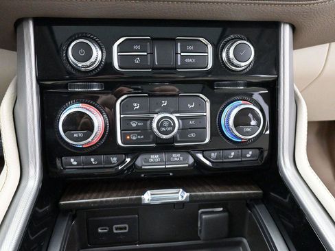 Used 2022 GMC Yukon Denali image 28
