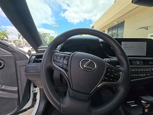 Used 2024 Lexus ES 350 w/ Premium Package image 17