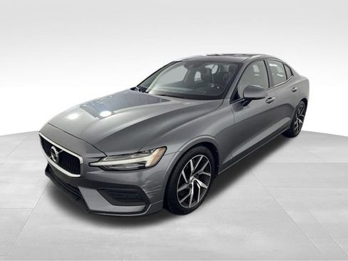 Used 2019 Volvo S60 T6 Momentum w/ Multimedia Package AWD/4WD image 3