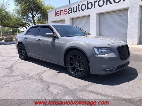 Used 2019 Chrysler 300 S RWD image 2