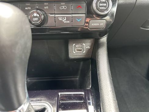 Used 2025 Jeep Compass Limited AWD/4WD image 32