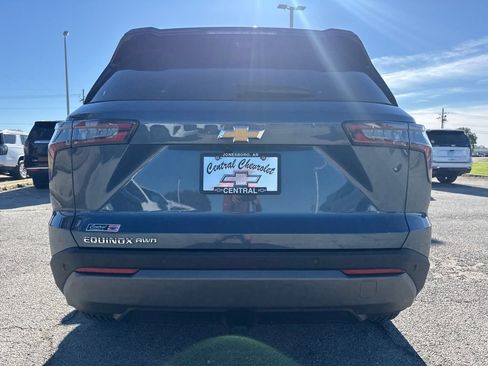 Used 2025 Chevrolet Equinox LT w/ Convenience Package II image 5