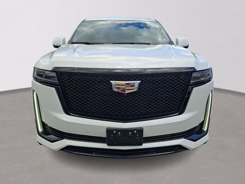 Used 2021 Cadillac Escalade Sport image 2