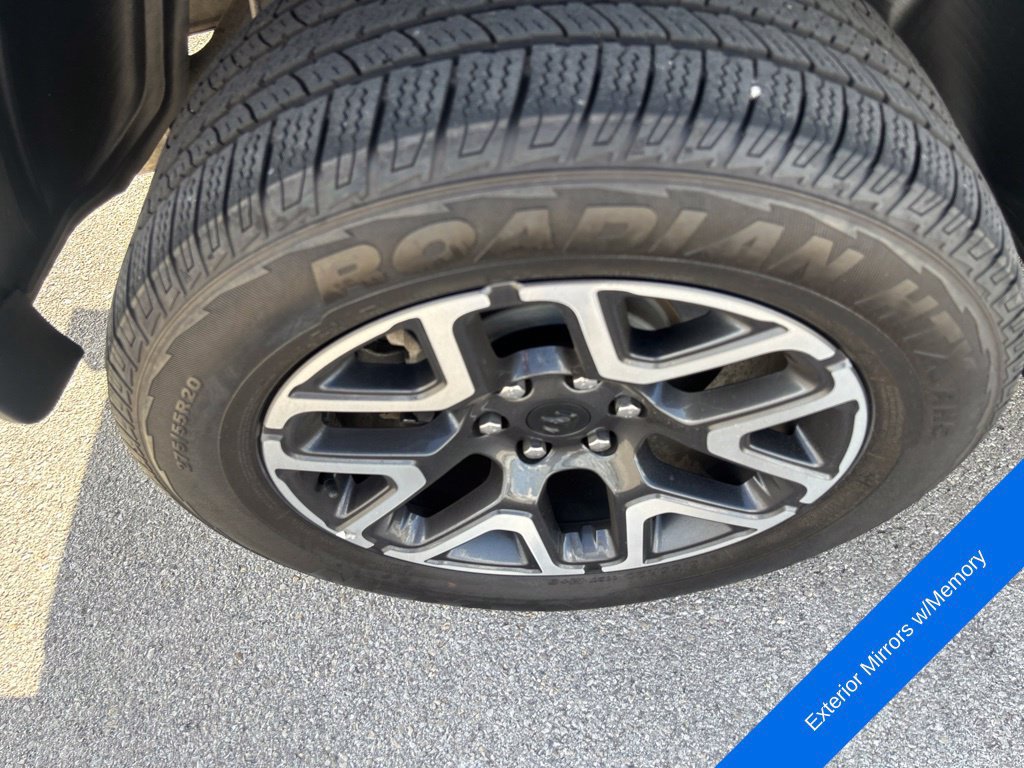 Used 2025 RAM 1500 Laramie AWD/4WD image 14