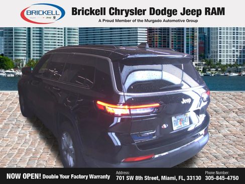 Used 2025 Jeep Grand Cherokee Laredo RWD image 8